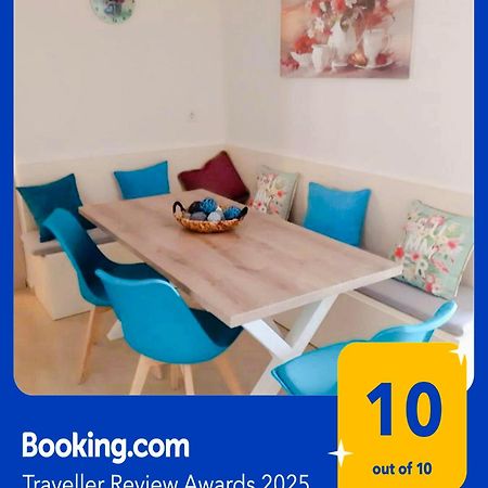Central Apartment Near The Beach With Huge Private Terrace Loutráki Dış mekan fotoğraf